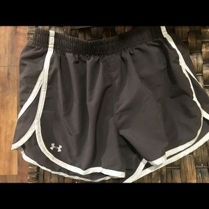 Women’s under armor shorts size small